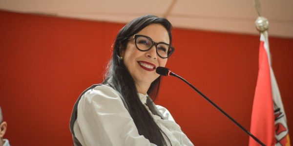 Ludmilla Fiscina - CCJ aprova projeto que torna Alagoinhas Capital Estadual da Cerveja